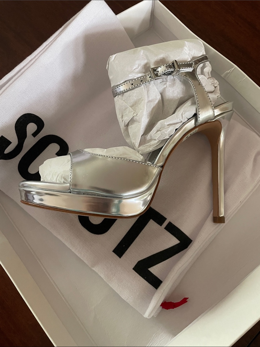 Schultz Scarlett Platform